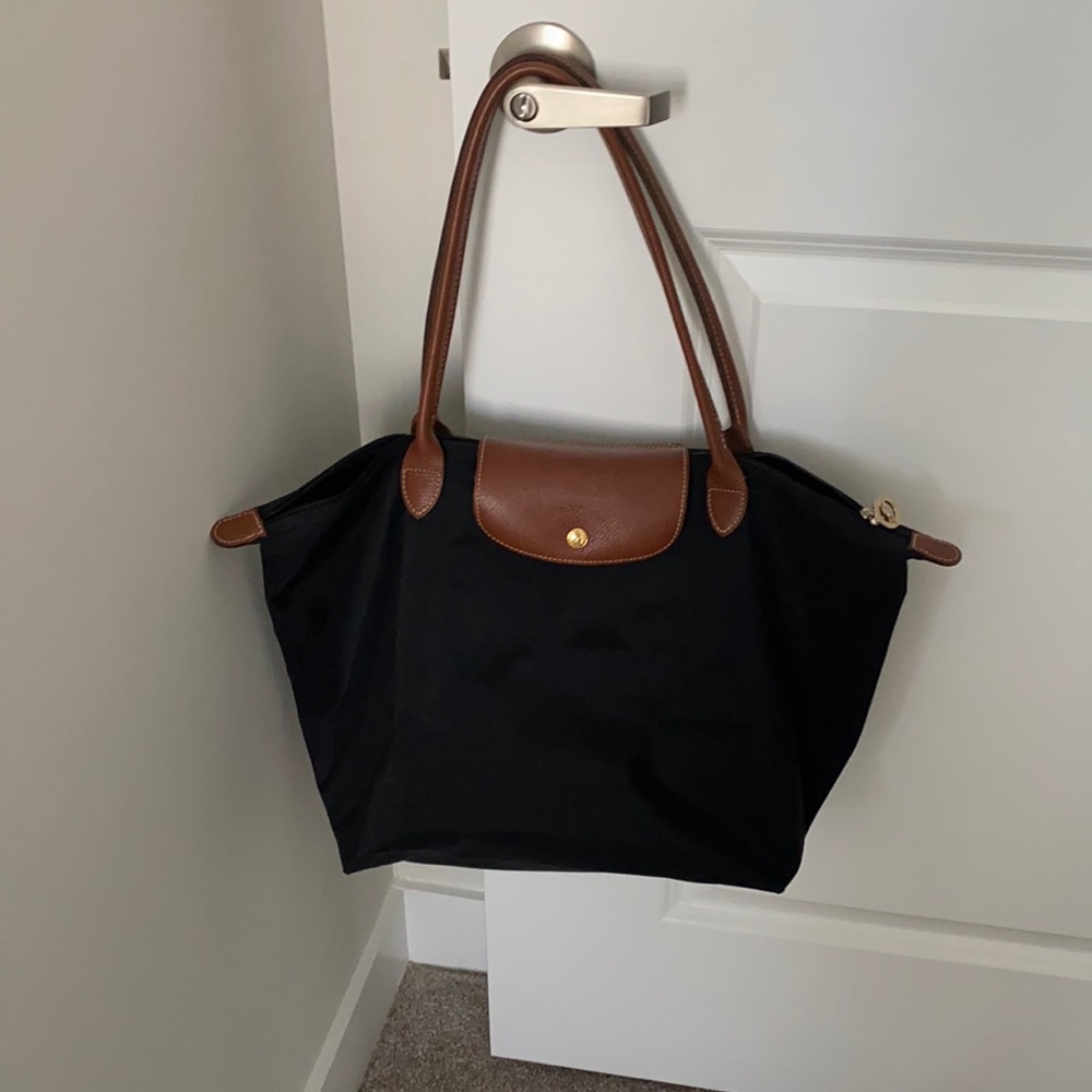 Black longchamp bag